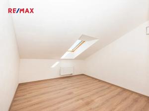 Pronájem bytu 2+kk, Plzeň, Skvrňanská, 35 m2
