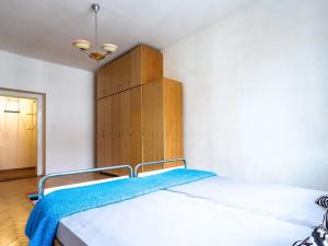 Pronájem bytu 2+kk, Praha - Vršovice, Oblouková, 43 m2