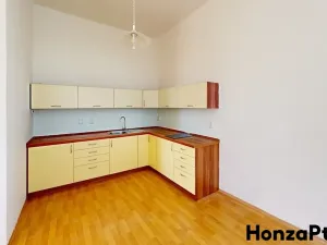 Pronájem bytu 2+1, Louny, Postoloprtská, 68 m2