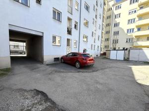 Pronájem garáže, Ostrava, Veleslavínova, 20 m2