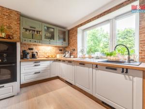 Prodej rodinného domu, Valašské Klobouky, Masarykovo náměstí, 95 m2