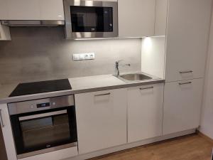 Pronájem bytu 2+1, Praha - Stodůlky, Mukařovského, 42 m2