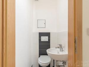 Pronájem bytu 2+1, Praha - Bubeneč, Jednořadá, 59 m2