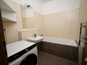 Prodej bytu 2+kk, Rajhrad, 54 m2