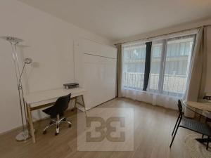 Pronájem bytu 1+kk, Praha - Žižkov, Hartigova, 40 m2