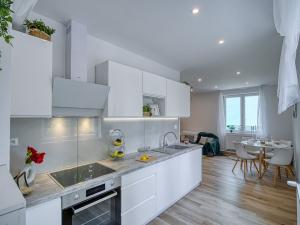 Pronájem bytu 2+kk, Chomutov, Grégrova, 49 m2