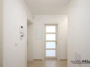 Pronájem bytu 2+kk, Liberec, Lidové sady, 55 m2