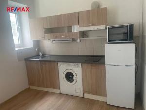 Pronájem bytu 1+kk, Praha - Prosek, Nad Krocínkou, 33 m2