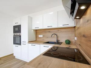 Prodej bytu 2+kk, Hluboká nad Vltavou, Nerudova, 48 m2