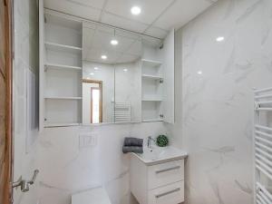 Prodej bytu 2+kk, Hluboká nad Vltavou, Nerudova, 48 m2