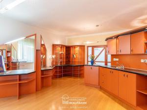 Prodej komerční, Hranice - Hranice I-Město, Tř. 1. máje, 96 m2