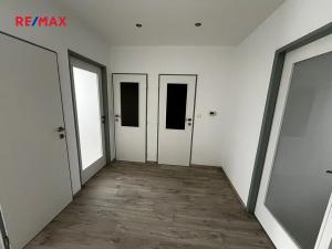 Pronájem bytu 2+1, Slaný, Navrátilova, 56 m2