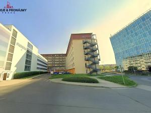 Prodej garážového stání, Praha, Českomoravská, 12 m2