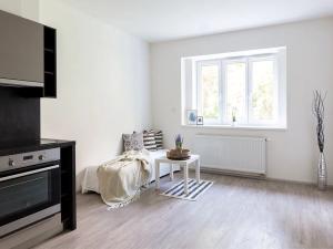Pronájem bytu 1+kk, Praha - Košíře, Starokošířská, 29 m2