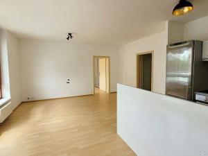 Pronájem bytu 2+kk, Praha - Štěrboholy, Laudonova, 53 m2
