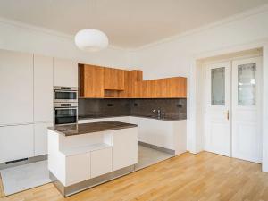 Pronájem bytu 4+kk, Praha - Nové Město, Na Moráni, 153 m2