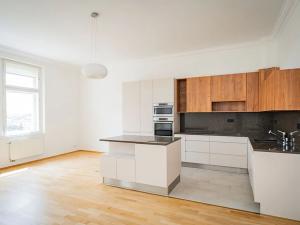 Pronájem bytu 4+kk, Praha - Nové Město, Na Moráni, 153 m2