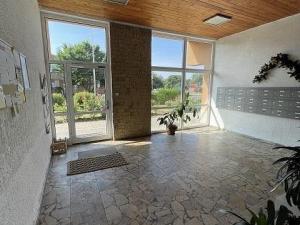 Pronájem bytu 2+kk, Praha - Kobylisy, Kyselova, 43 m2