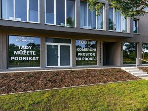 Prodej obchodního prostoru, Praha - Hostavice, Českobrodská, 100 m2