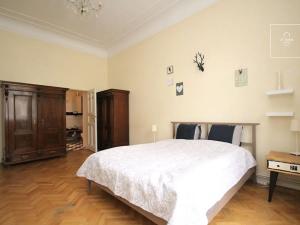 Pronájem bytu 3+1, Praha, Valentinská, 120 m2
