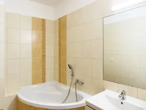 Pronájem bytu 2+kk, Olomouc, Voskovcova, 52 m2