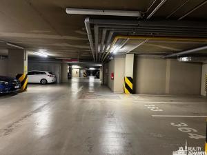 Pronájem garážového stání, Praha - Vinohrady, Korunní, 10 m2