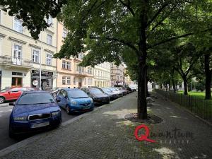 Pronájem obchodního prostoru, Praha - Smíchov, Arbesovo náměstí, 35 m2