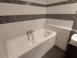 Pronájem bytu 2+kk, Olomouc - Povel, Jeremiášova, 72 m2