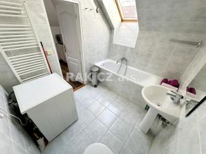Pronájem bytu 1+kk, Praha - Josefov, Pařížská, 21 m2