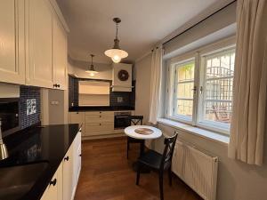 Pronájem bytu 2+1, Praha - Malá Strana, Zámecká, 47 m2