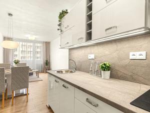 Prodej bytu 2+kk, Praha - Chodov, Hněvkovského, 42 m2