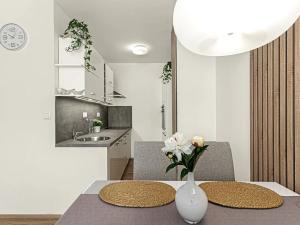 Prodej bytu 2+kk, Praha - Chodov, Hněvkovského, 42 m2