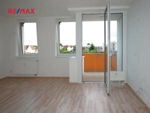 Pronájem bytu 1+kk, Velký Osek, U hřiště, 34 m2