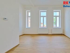 Pronájem bytu 2+kk, Český Brod, nám. Arnošta z Pardubic, 61 m2