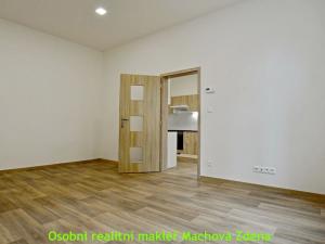 Pronájem bytu 2+kk, Praha - Žižkov, 41 m2