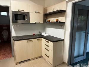 Pronájem kanceláře, Praha - Strašnice, K Červenému dvoru, 73 m2