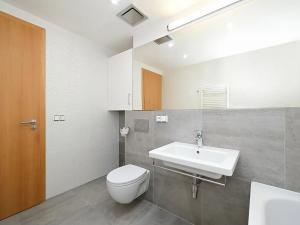 Pronájem kanceláře, Praha - Liboc, Evropská, 33 m2