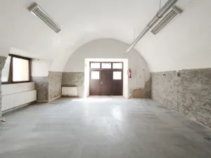 Pronájem obchodního prostoru, Hradec Králové, Československé armády, 136 m2