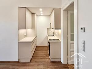 Pronájem bytu 2+kk, Praha - Dejvice, Dejvická, 51 m2