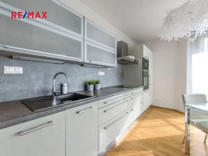 Pronájem bytu 2+kk, Praha - Žižkov, Ke kapslovně, 70 m2