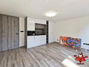 Pronájem rodinného domu, Praha - Kobylisy, Učitelská, 168 m2