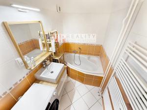 Prodej bytu 3+1, Rosice, Komenského náměstí, 82 m2