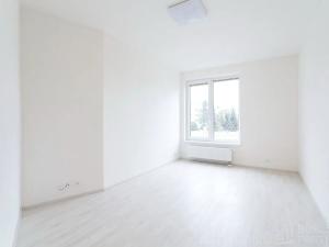 Pronájem bytu 2+kk, Praha - Suchdol, Suchdolské náměstí, 43 m2