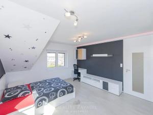 Prodej kanceláře, Praha - Suchdol, Osvobození, 314 m2
