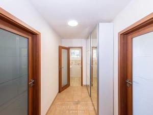 Prodej kanceláře, Praha - Suchdol, Osvobození, 314 m2