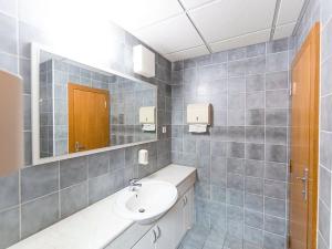 Pronájem kanceláře, Praha - Vysočany, Freyova, 115 m2
