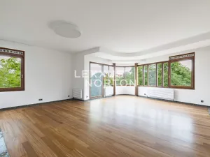Pronájem bytu 6+kk a větší, Praha - Bubeneč, Pod kaštany, 270 m2