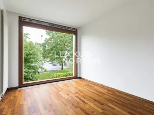 Pronájem bytu 6+kk a větší, Praha - Bubeneč, Pod kaštany, 270 m2