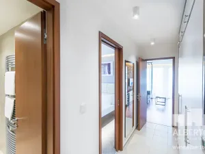 Pronájem bytu 2+kk, Praha - Nové Město, Na slupi, 48 m2