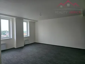 Pronájem bytu 2+kk, Chomutov, Žižkovo náměstí, 50 m2